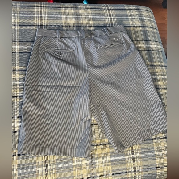 Nike Golf Pinstripe shorts - Picture 6 of 7